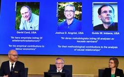 3 nhà kinh tế học đoạt giải Nobel Kinh tế 2021