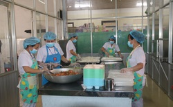 Chuyện cảm động ở Kon Tum: Người nghèo đến bệnh viện có cơm ăn, áo mặc
