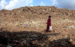 Cơn ác mộng về ngọn núi rác cao nhất Ấn Độ