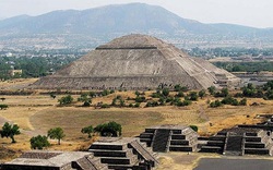 Kim tự tháp bí ẩn lớn gấp 2 lần Giza: Do người khổng lồ cao 3m xây dựng?
