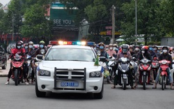 Xe CSGT dẫn đường đưa hàng vạn người dân rời Đồng Nai về quê
