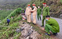 Hà Giang: Ô tô chở 4 người lao xuống đèo Mã Pì Lèng, 3 người tử vong