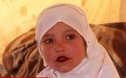 Đau lòng người cha Afghanistan phải bán con gái 9 tuổi để lấy tiền mua thức ăn