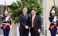 Thủ tướng Phạm Minh Chính hội kiến Tổng thống Pháp Emmanuel Macron