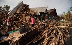 Hàng chục người chết, nhiều làng mạc tan hoang sau khi bão Rai tràn qua Philippines