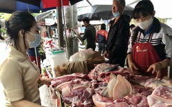 Giá lợn hơi lại bốc hơi, nông dân than rẻ quá trời mà nhập khẩu thịt vẫn tăng 300%