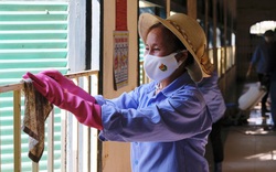 Hà Nội: Trường học thần tốc dọn dẹp, chuẩn bị đón học sinh sau nhiều tháng nghỉ chống dịch