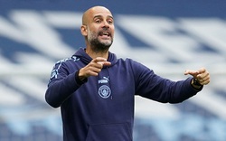 Man City vượt Chelsea chiếm ngôi đầu, HLV Guardiola "coi như không"