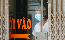 Ảnh: Cách ly y tế một xã ở Hà Nội sau khi có 7 ca nhiễm Covid-19