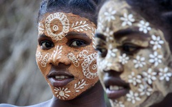Độc đáo với văn hóa vẽ mặt của phụ nữ bộ tộc ở phía Tây và Nam Madagascar