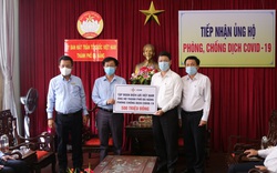 Tập đoàn EVN trao tặng tiền ủng hộ Đà Nẵng chống dịch Covid-19