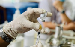 Bình Dương tổ chức tiêm vắc xin phòng Covid-19 hơn 1.000 cán bộ, nhân viên, nhà báo