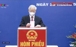 Video: Tổng Bí thư Nguyễn Phú Trọng bỏ lá phiếu bầu cử tại Hà Nội