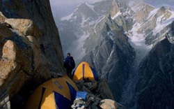 Pakistan: Thử thách chinh phục Trango Tower, trải nghiệm độc lạ với trại “treo” trên vách đá