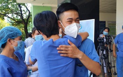 Đà Nẵng: Tâm sự xúc động của bác sĩ cạo trọc đầu trước giờ tiến ra "tâm dịch" Bắc Giang