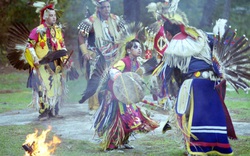 Lễ hội Pow Wow cuốn hút với những vũ điệu sắc màu độc lạ của thổ dân Cherokee