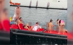 Clip: Phản cảm cảnh nhóm phụ nữ khỏa thân chụp ảnh trên du thuyền Thổ Nhĩ Kỳ