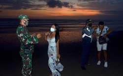 Indonesia: Khách du lịch quay "cảnh nóng", thực hiện hành vi phản cảm bị cảnh sát truy lùng