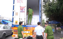 Clip: Bắt giữ xe container chở hơn 12,5 tấn tôm đã bị bơm tạp chất