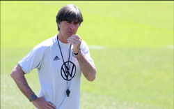 ĐT Anh gây sốc, mời HLV Joachim Low nếu... thất bại trước Đức