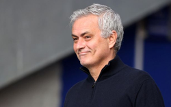 HLV Mourinho hả hê vì thất bại bạc nhược của Hà Lan?