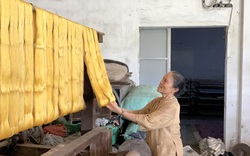 Hà Nội: Độc đáo, cho con tằm tự dệt vải, làng lụa Phùng Xá đưa nghề truyền thống lên một tầm cao mới