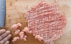 Bí quyết băm thịt nhanh như máy, thịt mềm, thơm ngon hơn khi chế biến
