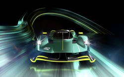 Aston Martin Valkyrie AMR Pro ra mắt, ngoại hình như phi thuyền không gian