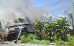 NÓNG: Đang cháy cực lớn ở một khu chung cư tại Hải Phòng