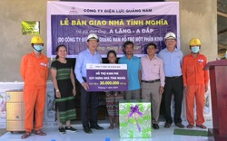 PC Quảng Nam hỗ trợ kinh phí xây nhà tình nghĩa và phương tiện sản xuất cho người dân xã A Vương