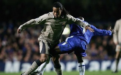 Thua Chelsea, Ronaldinho đập vỡ tủ lạnh ngay tại Stamford Bridge