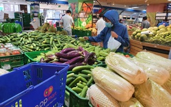 TP.HCM: Nhiều siêu thị mở cửa 24/24, ê hề rau củ, chợ hoạt động trở lại