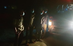 Phú Yên: Đội SOS Hội CTĐ đánh xe ô tô vào đón 4 ngư dân đi bộ từ tỉnh Ninh Thuận về quê lánh dịch