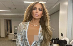 Ở tuổi 51, Jennifer Lopez vẫn dễ dàng "đốt mắt" dân tình bằng vóc dáng gợi cảm