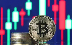 Giá bitcoin bất ngờ vượt 39.000 USD sau tuần bán tháo trước đó 