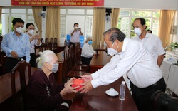 Phó Thủ tướng thăm Mẹ Việt Nam Anh hùng, thương binh, cán bộ lão thành cách mạng TP.HCM