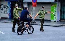 Hà Nội vẫn phạt đến hàng trăm triệu đồng với người không đeo khẩu trang nơi công cộng