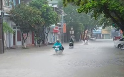 Video: Mưa lớn, một số tuyến đường tại TP.Điện Biên Phủ bị ngập nặng