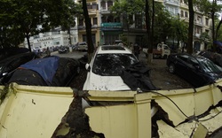 Video: Cận cảnh hiện trường 13 xe ô tô bị tường đổ đè bẹp đầu ở Hà Nội