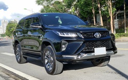 Toyota Fortuner Legender mất giá chóng mặt sau gần 1 năm lăn bánh