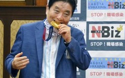 Cắn gãy HCV Olympic, thị trưởng Nhật Bản bị "ném đá", phải bồi thường