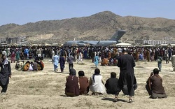 Tháo chạy khỏi Afghanistan: Bạn bè đồng minh của Mỹ không bám vào máy bay, thì là ai?