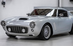 Short Wheelbase lắp động cơ Ferrari, chỉ sản xuất 30 chiếc