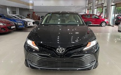 Toyota Camry 2.0G 2021 nhập Thái mới chạy 1.800km đã rao bán