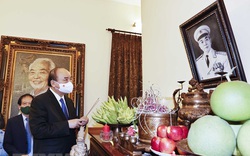 Chủ tịch nước và các Ủy viên Bộ Chính trị, Ban Bí thư dâng hương tưởng niệm Ngày sinh Đại tướng Võ Nguyên Giáp