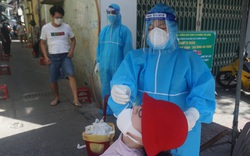 Bí thư Đà Nẵng: "Người dân giám sát nhân viên y tế sát khuẩn, đeo găng tay rất kỹ"