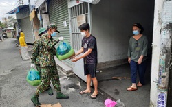 Tháng 8 ở Thành phố mang tên Bác: Lan tỏa tình người cùng vượt qua, đẩy lùi dịch Covid-19 ra khỏi cộng đồng