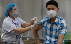Giám đốc Sở Y tế Hà Nội: "Đã tiêm vaccine Covid-19 cho nhiều shipper, tài xế taxi"
