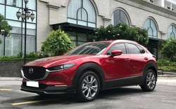 Chiếc Mazda CX-30 2021 nhập khẩu màu đỏ, chạy 4000km lên sàn xe lướt