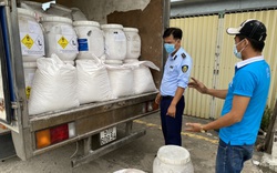 Hàng tấn hóa chất Trung Quốc nhập khẩu vi phạm nhãn trên xe “luồng xanh”